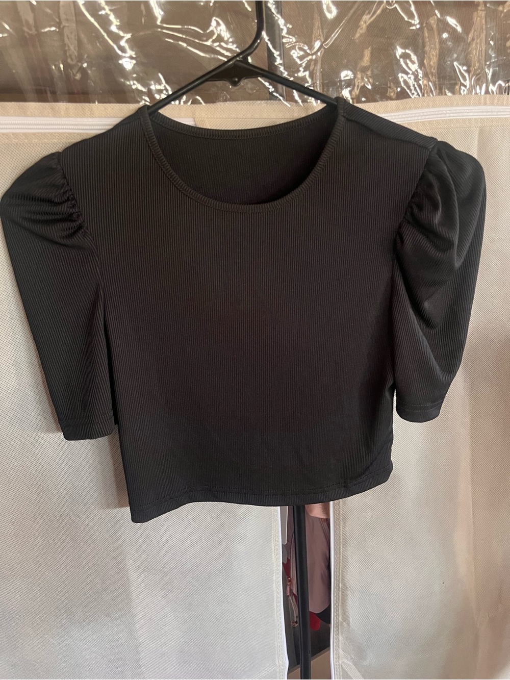 SHEIN Black Ribbed Puff Sleeve Crop Top